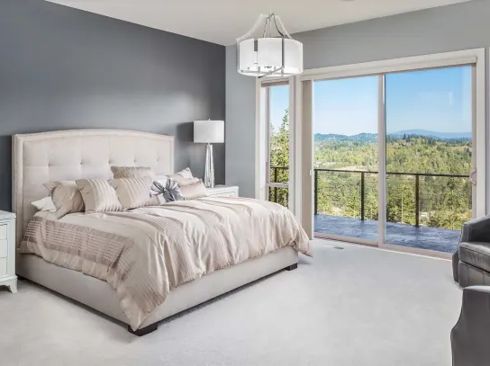 Are People Still Choosing Carpet for Their Homes? Here’s Where It Fits Best